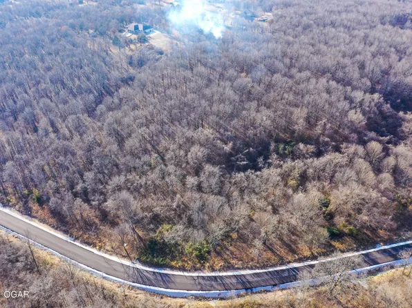 5798 Eastwind Dr, Loma Linda, MO 64804