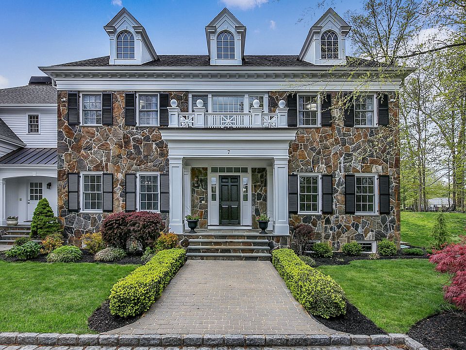 7 Castle Brooke Rd White Plains, NY (05 of 60).jpg