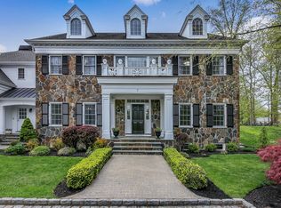 7 Castle Brooke Rd, White Plains, NY 10604