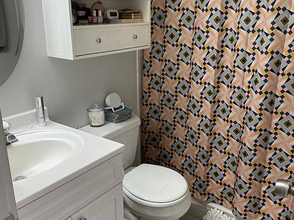 5th image of 1102 N Hermitage Ave #2