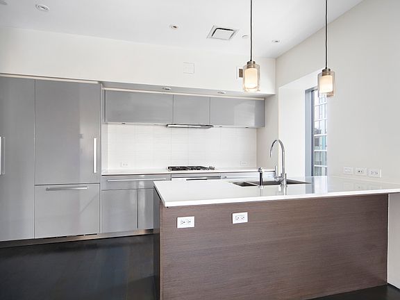 5th image of 123 3rd Ave APT 4A