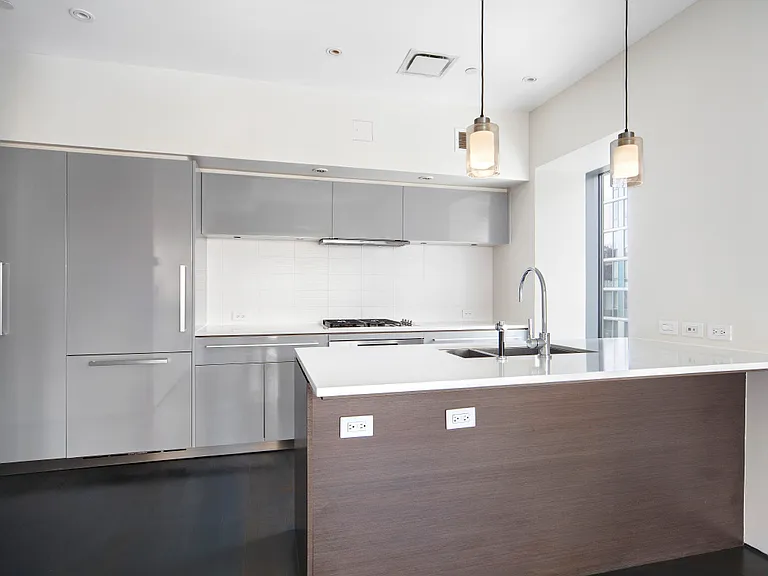 123 3rd Ave #4A — Photo 5