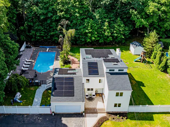 20 Oak Street, Saint James, NY 11780