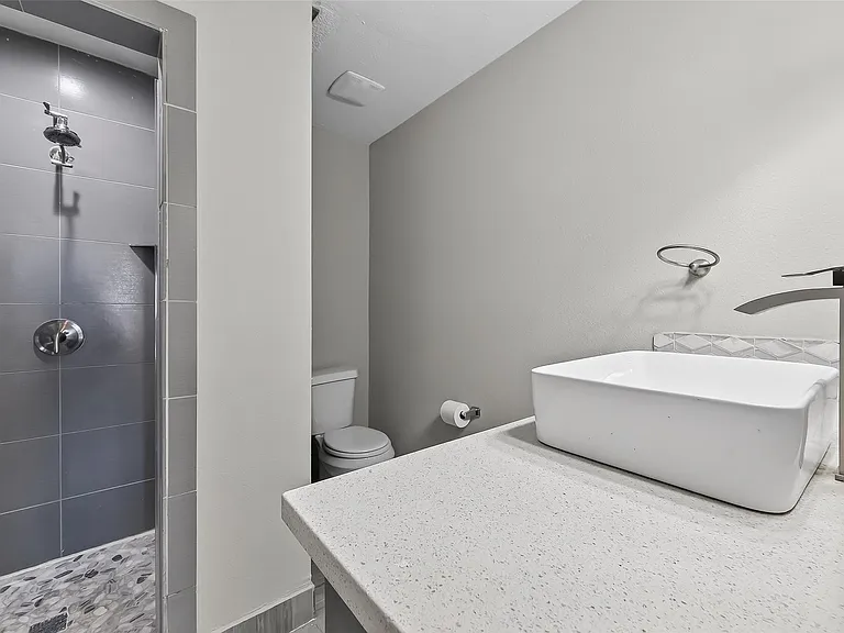 11280 Braes Forest Dr #406 — Photo 37
