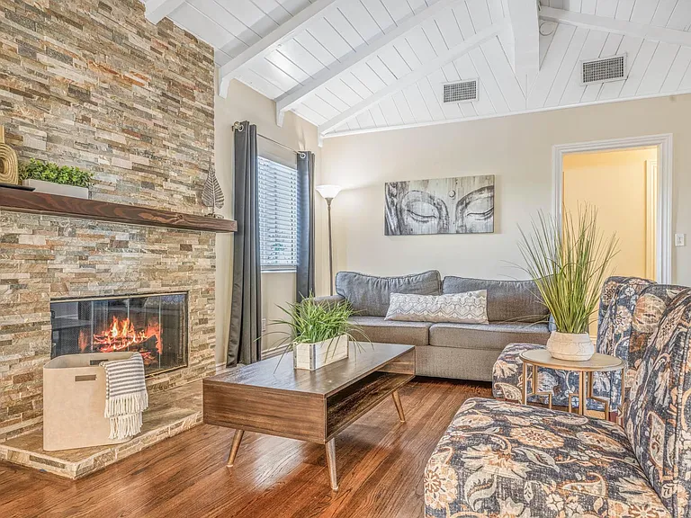 5659 Corbin Ave — Photo 8