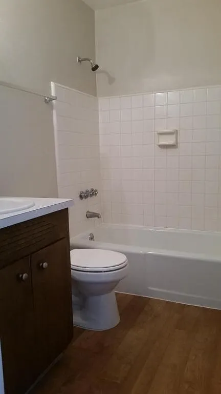 274 SE Kingwood Ave — Photo 4