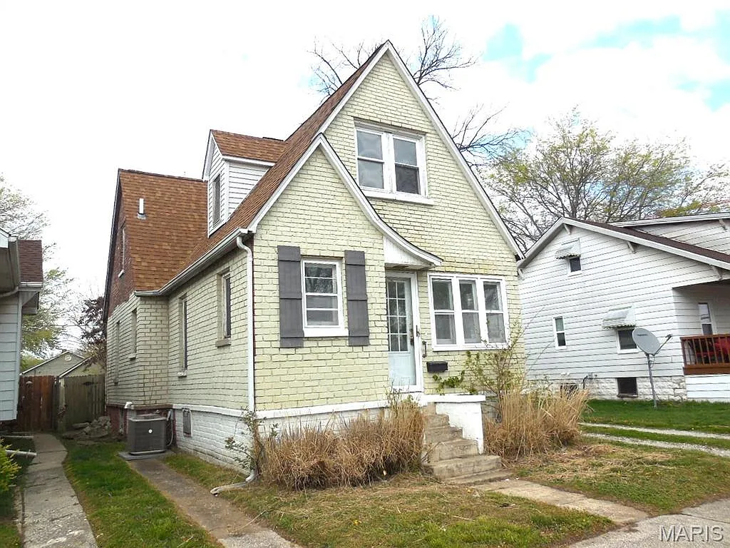 144 E 6th St photo 1