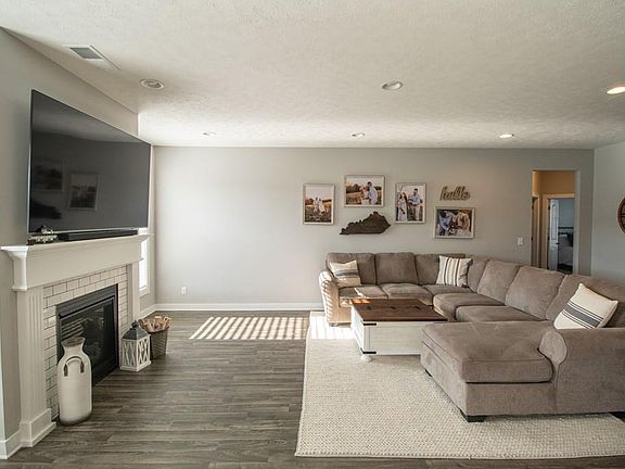 2nd image of 4680 Breeze Ct E
