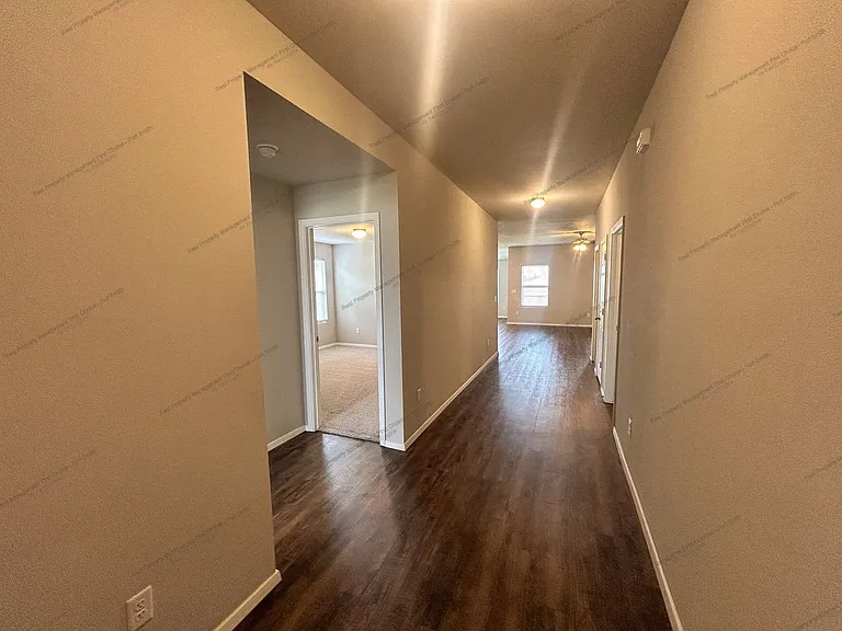 8015 Dogwood Dr — Photo 2