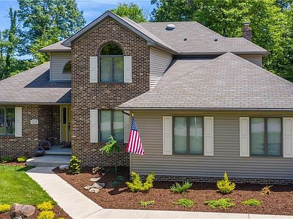 2nd image of 1175 Foxwood Dr