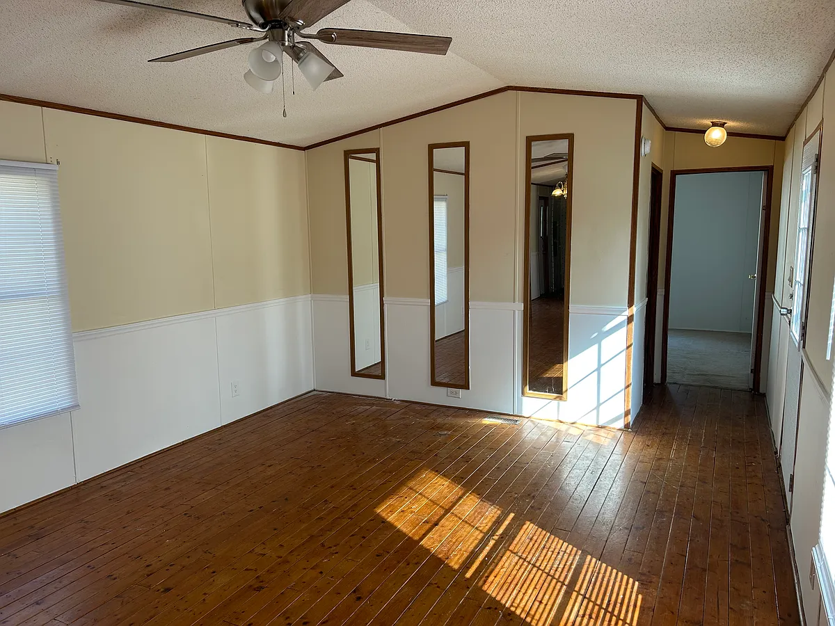 Building Photo - 2231 Dawson Cabin Rd #16