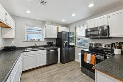 3rd image of 212 Riverview Dr