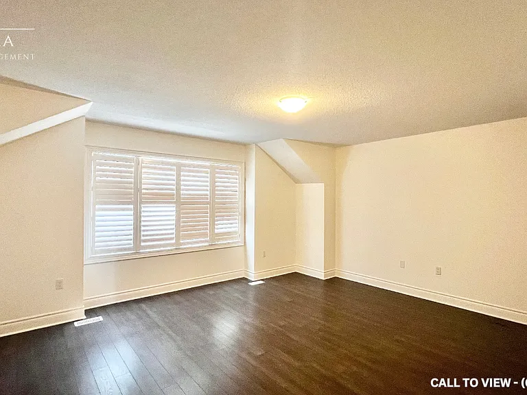 62 Bassett Cres — Photo 10