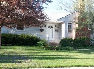 934 E Prairie Ave, Des Plaines, IL 60016
