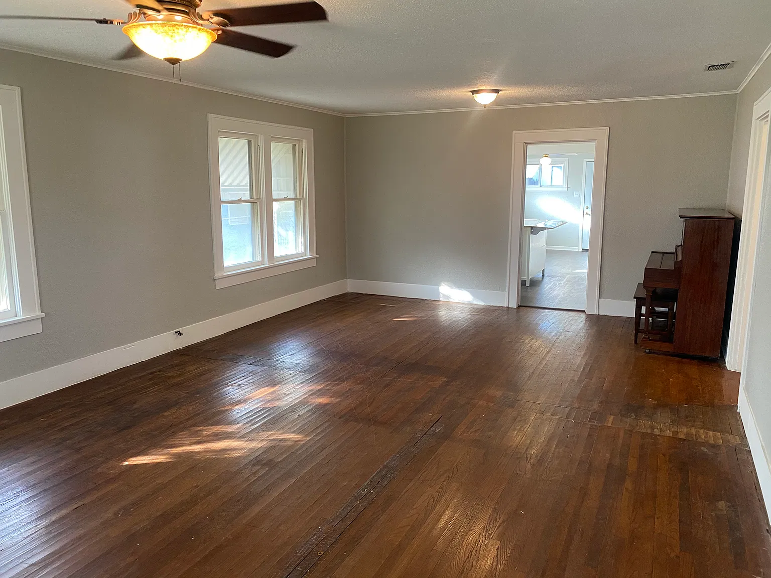 3 bed, 1328 sqft, $1,350 — Photo 3