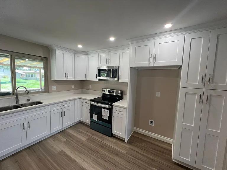 8107 Village 8 — Photo 2