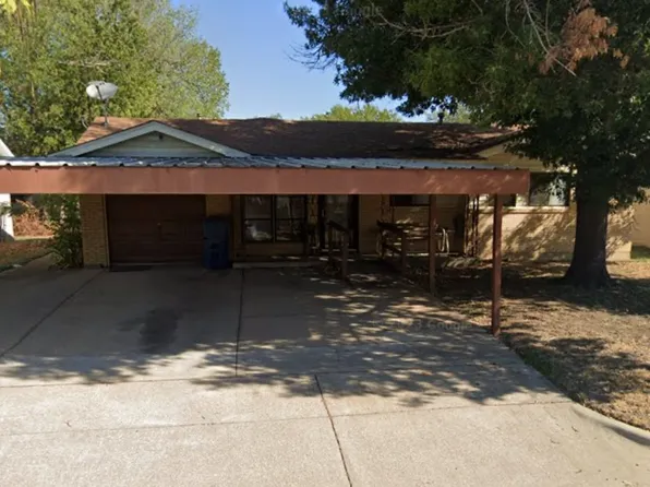 1617 Gill St, Blue Mound, TX 76131