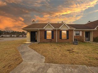 1 Holly Hill Ct, Portsmouth, VA 23702