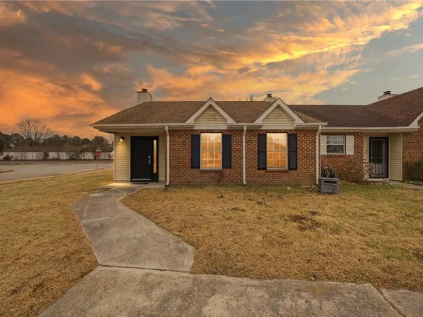 1 Holly Hill Ct, Portsmouth, VA 23702
