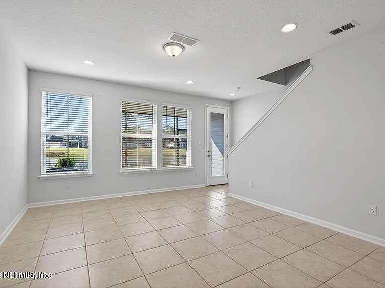 260 Brandon Lakes Dr — Photo 20