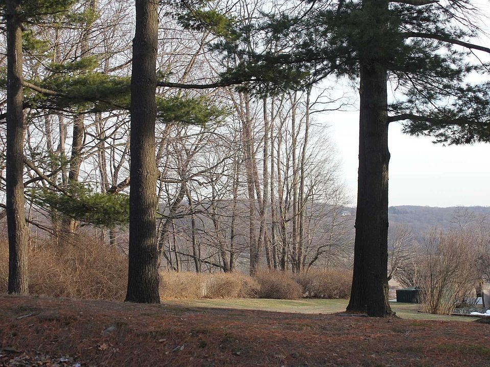 2nd image of Old Quaker Hill Rd