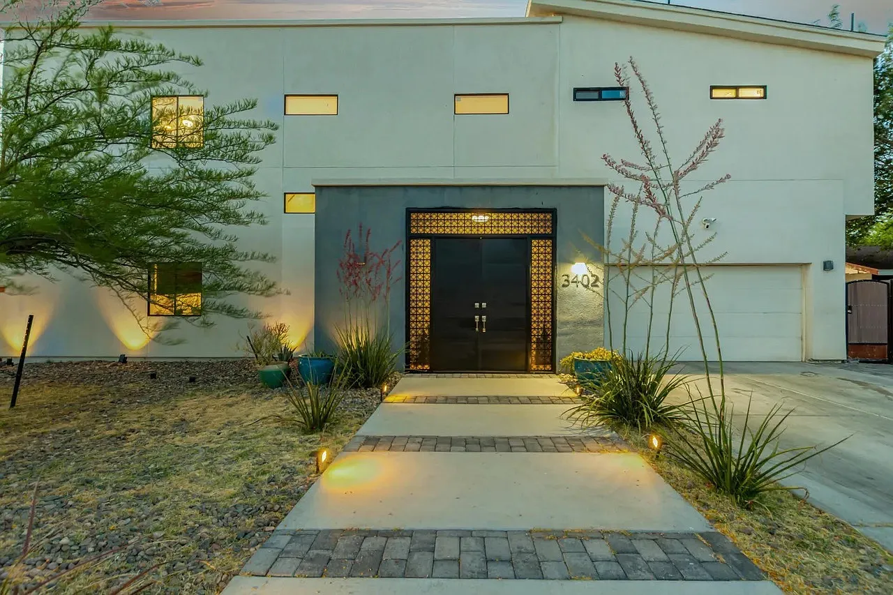 4 bed, 3800 sqft, $4,600 — Photo 2