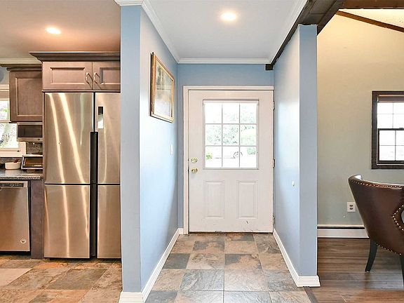 3rd image of 19 Grange Ln