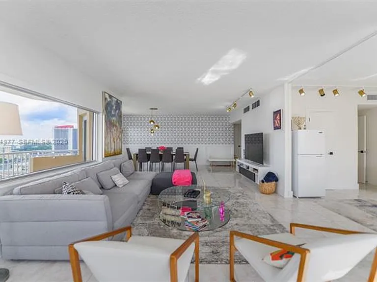 1950 S Ocean Dr #19E — Photo 8