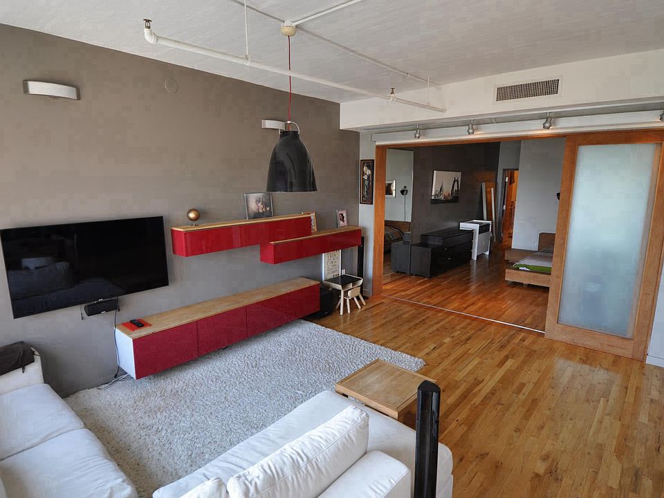 MAIN SPACE TO MASTER BED