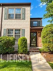 2 bed, 1.5 bath, 1443 sqft, $2,700 — Photo 1