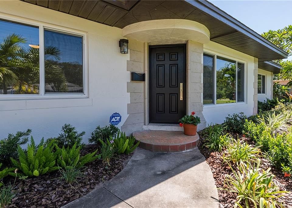 1st image of 2310 Beach Dr SE