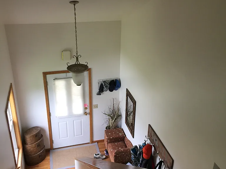 August Ln — Photo 18