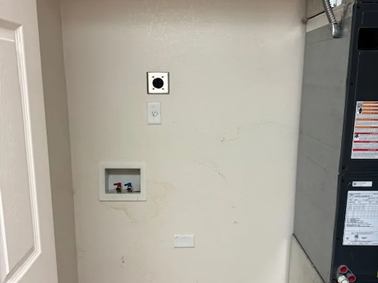 600 W 1st St #9 — Photo 8
