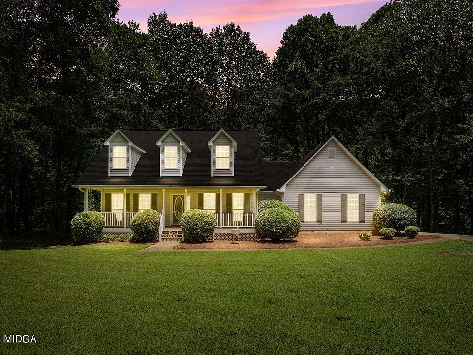 1st image of 521 Holly Hills Ln