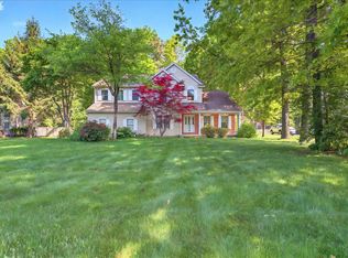 9 Tracey Ct, Clifton Park, NY 12065