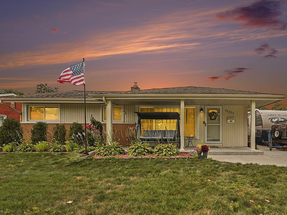 1st image of 32227 Knollwood Dr