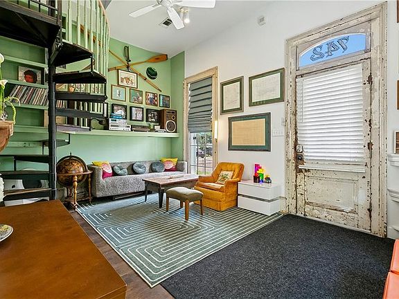 4th image of 742 Delachaise St