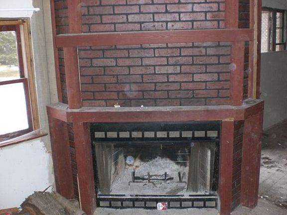 3rd image of 1081 Woodside Dr