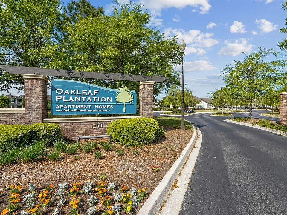 Oakleaf Plantation Apartments