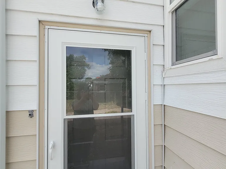 808 E 4th St #1/2 — Photo 15