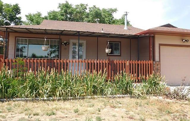 2nd image of 10 Bridgeport Cir