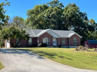 219 W Hebron Ln, Shepherdsville, KY 40165