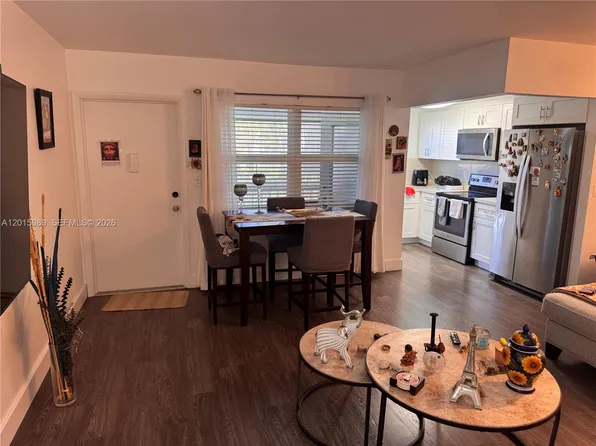5300 Washington St APT J214, Hollywood, FL 33021