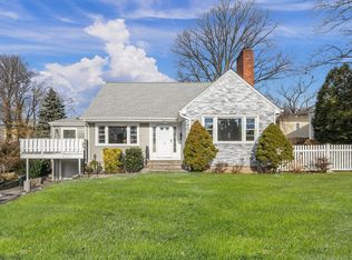 6 Club Way, Eastchester, NY 10709