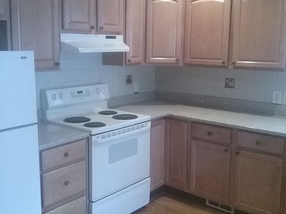 3rd image of 10 School St Floor 2