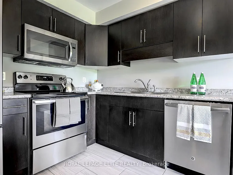 8025 Cole Ct — Photo 15