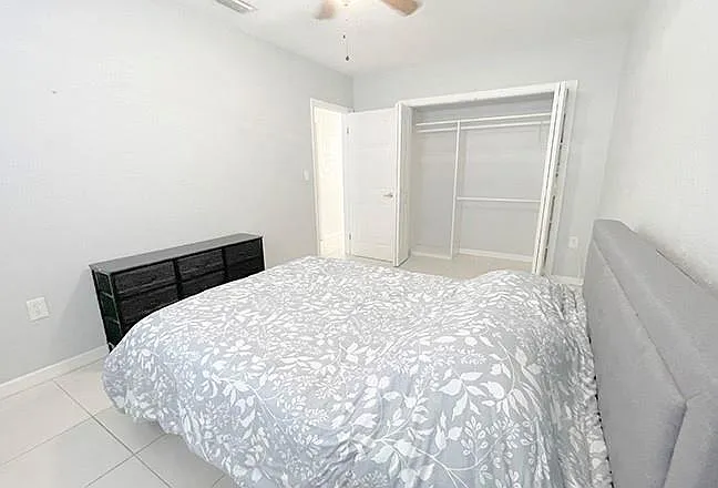 324 SW 22nd St — Photo 12