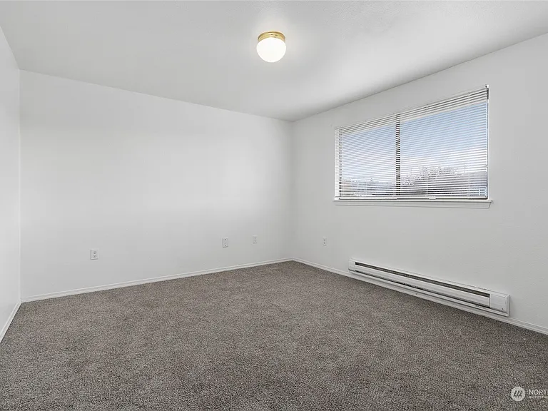 1121 S Woodlawn St #1 — Photo 11
