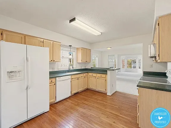 1749 Kingston Heath Way — Photo 3