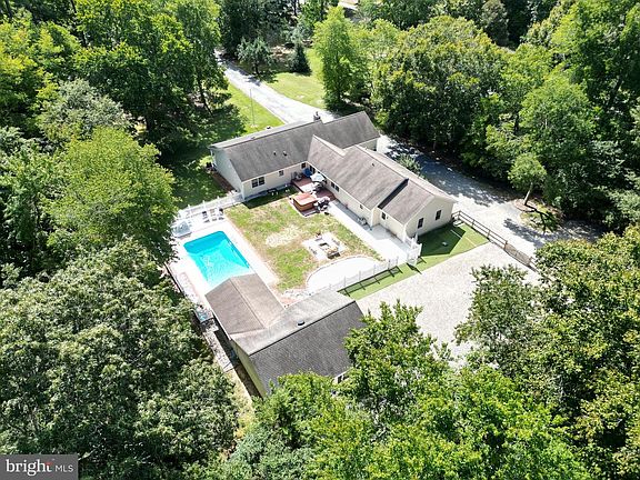 3rd image of 24308 Marlyn Dr